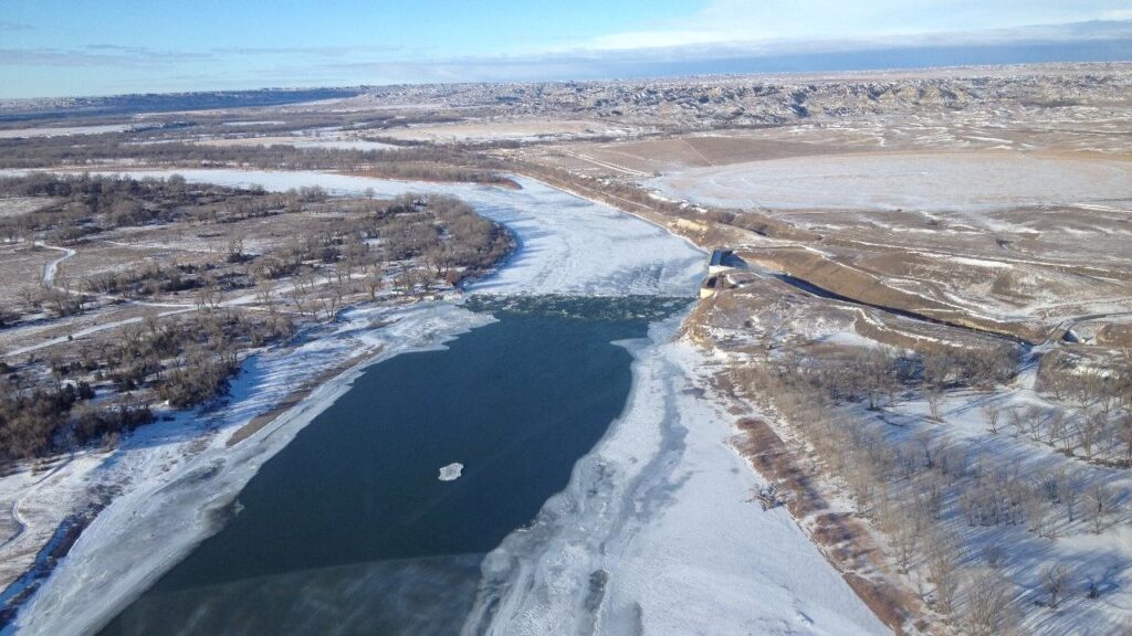 Oil spill on Yellowstone River near Glendive | PBS