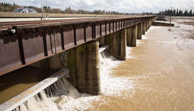 Sacramento Weir | Andrew Nixon / Capital Public Radio