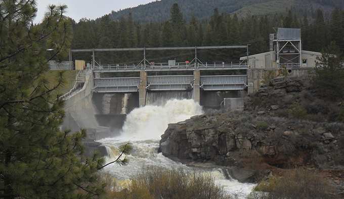 John C. Boyle Dam by Wikimedia Commons user Bobjgalindo