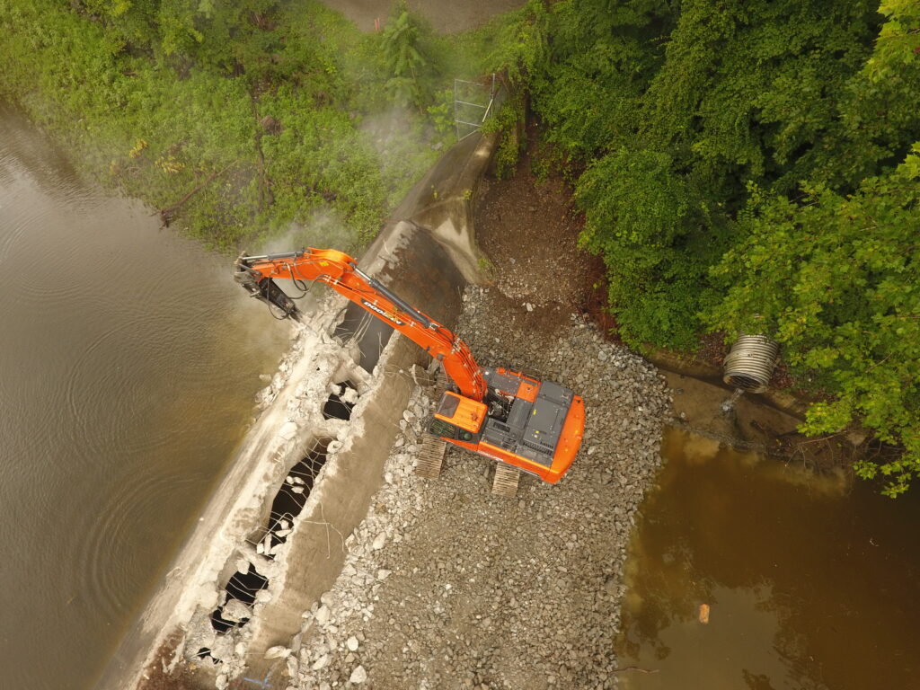 Columbia Dam breach | Photo by the Nature Conservancy