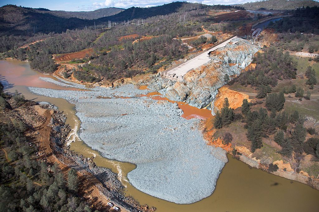 Oroville Dam spillway debris in Feather River | Photo by Dale Kolke, CA DWR