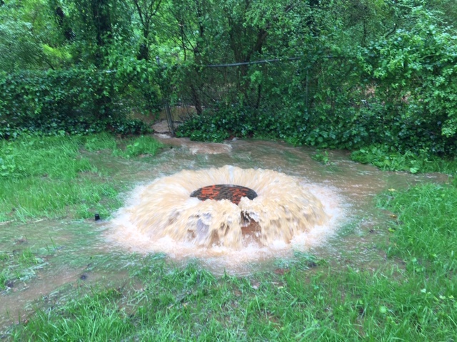 Manhole overflow ner Shoal Creek, Georgia | Melanie Court