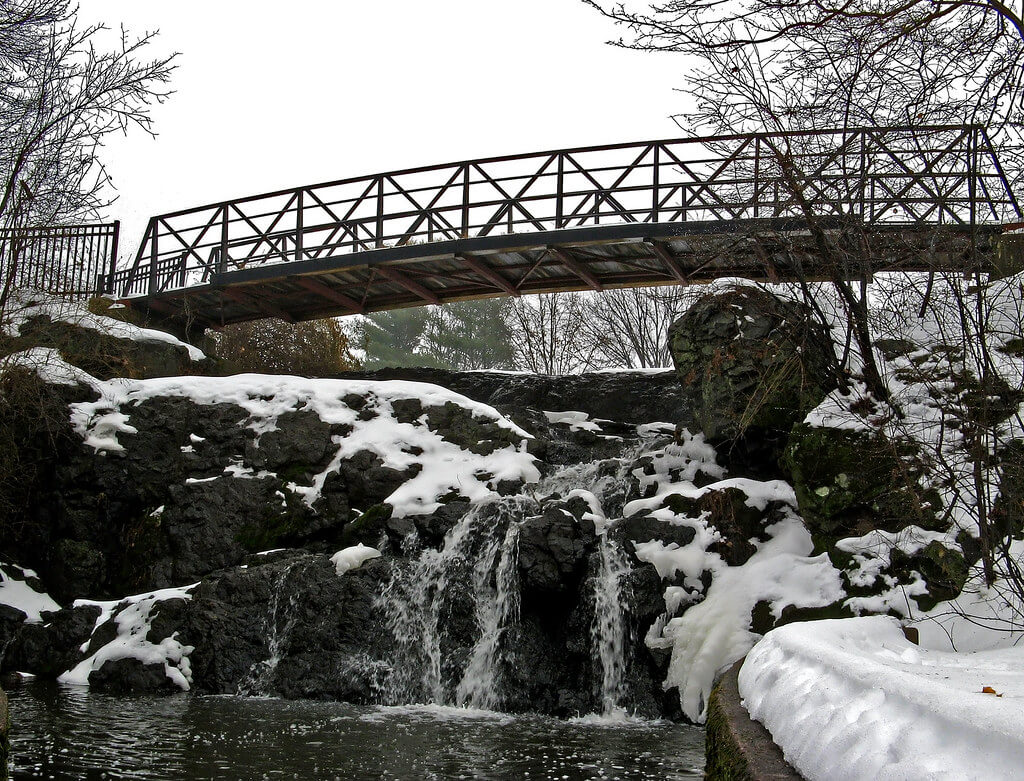 Mill Pond Falls, Newington, CT | Photo courtesy of Flickr