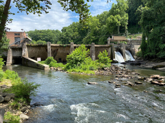 Ela Dam on the Oconaluftee River, North Carolina | Photo by Erin McCombs Ela Dam on the Oconaluftee River, North Carolina | Photo by Erin McCombs