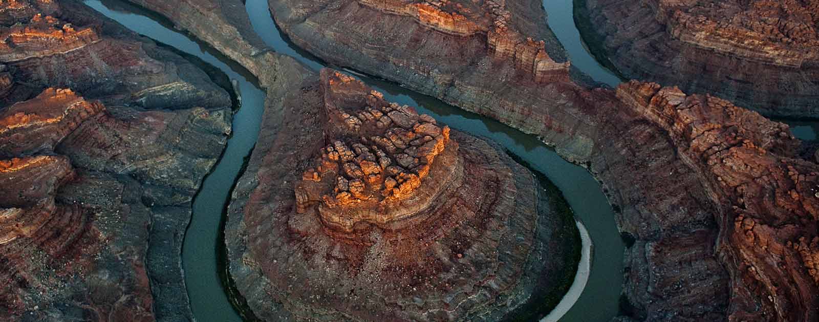 Colorado River in the Grand-Canyon, Horseshoe Bend, AZ