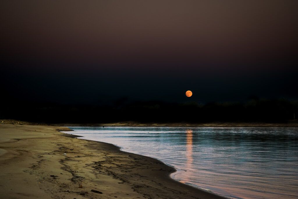 Moonrise over the Mississippi River | Andrea Gluckman